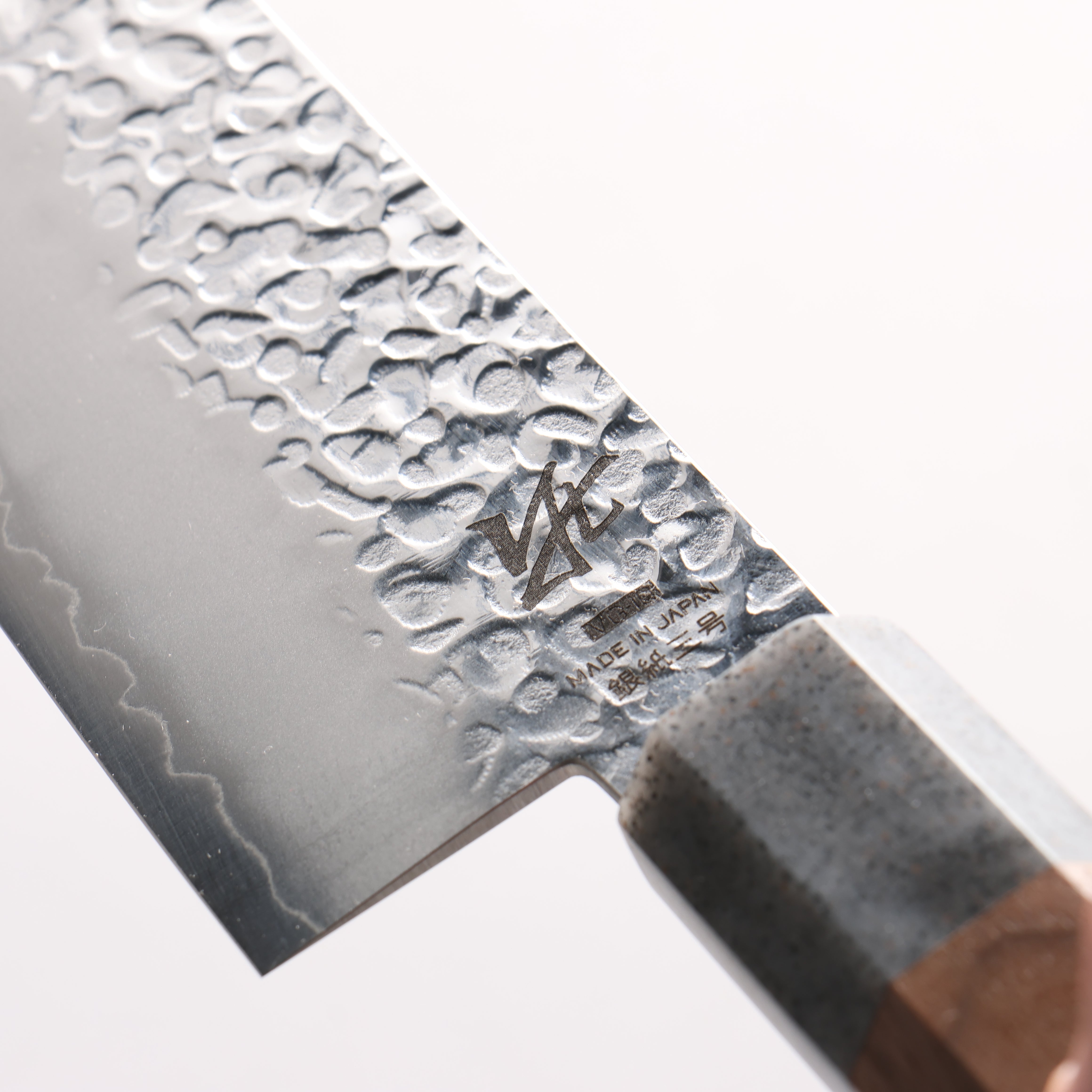 Seisuke Silver Steel No.3 Hammered Kiritsuke Gyuto 210mm Walnut (Ferrule: Grey Resin) Handle