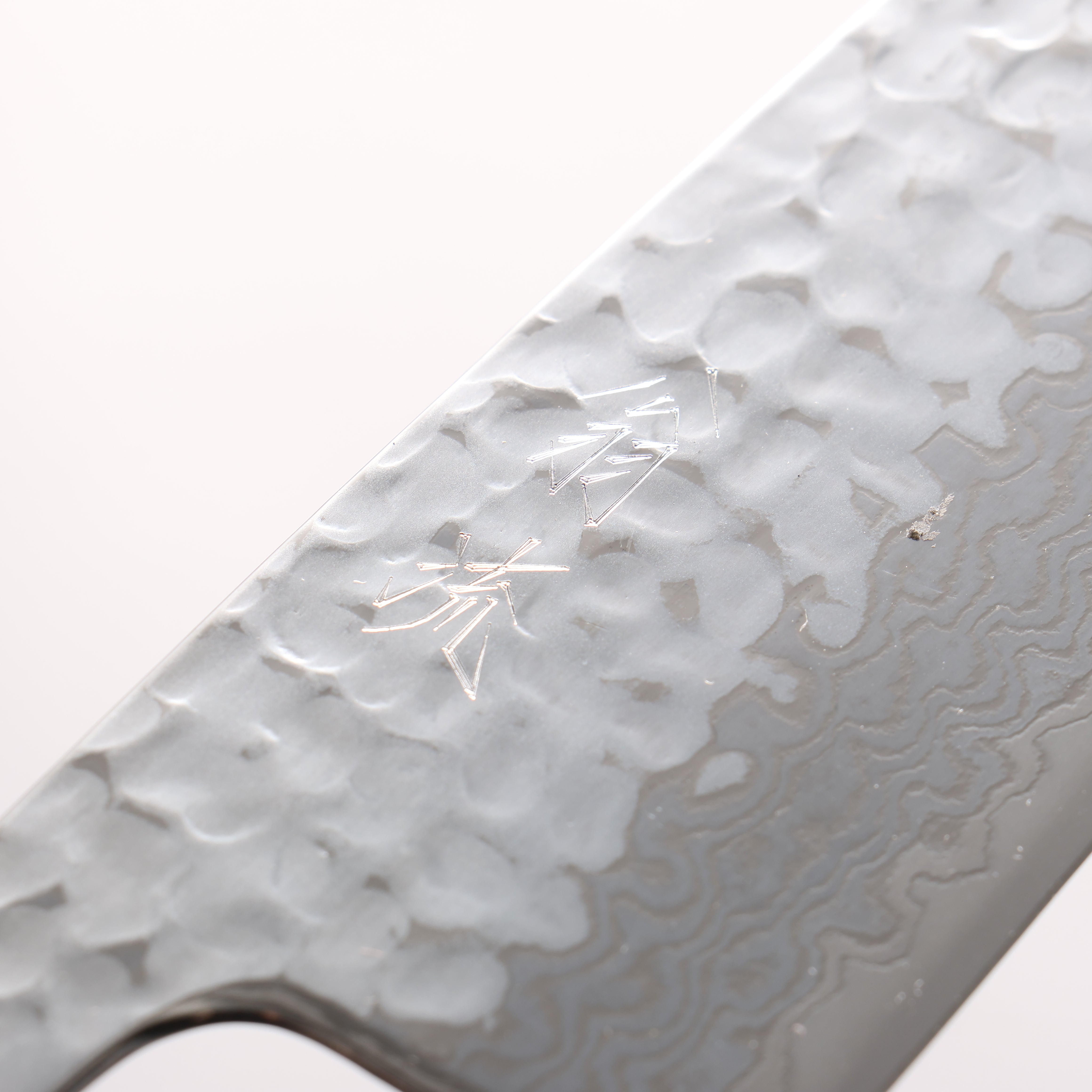 Oul Silver Steel No.3 Hammered Damascus Moon White Santoku 165mm Black Pakka wood Handle