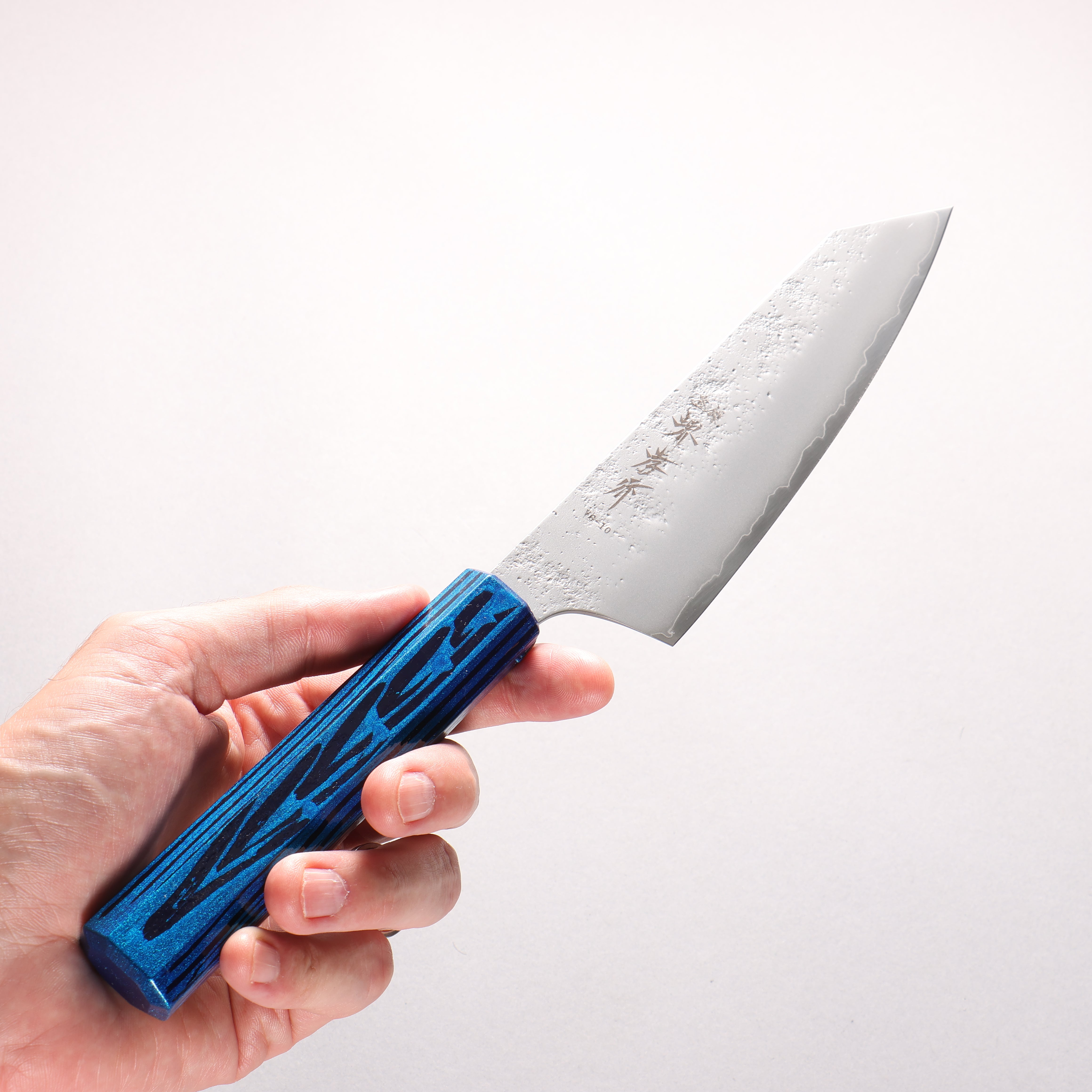 Sakai Takayuki Saikou VG10 Nashiji Kengata Santoku 160mm Brilliant Blu