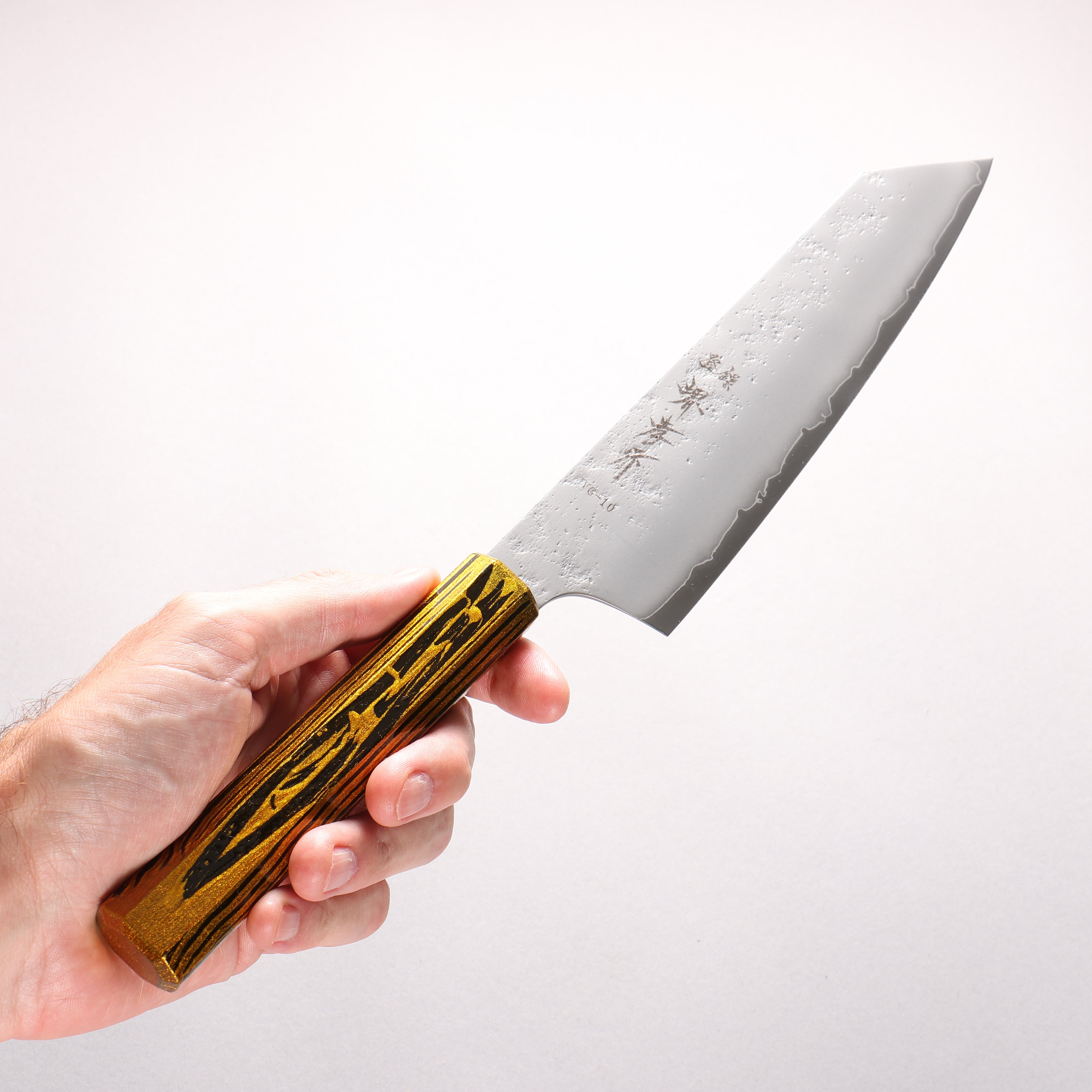 Sakai Takayuki Saikou VG10 Nashiji Kengata Gyuto 190mm Brilliant Gold Lacquer Color Handle