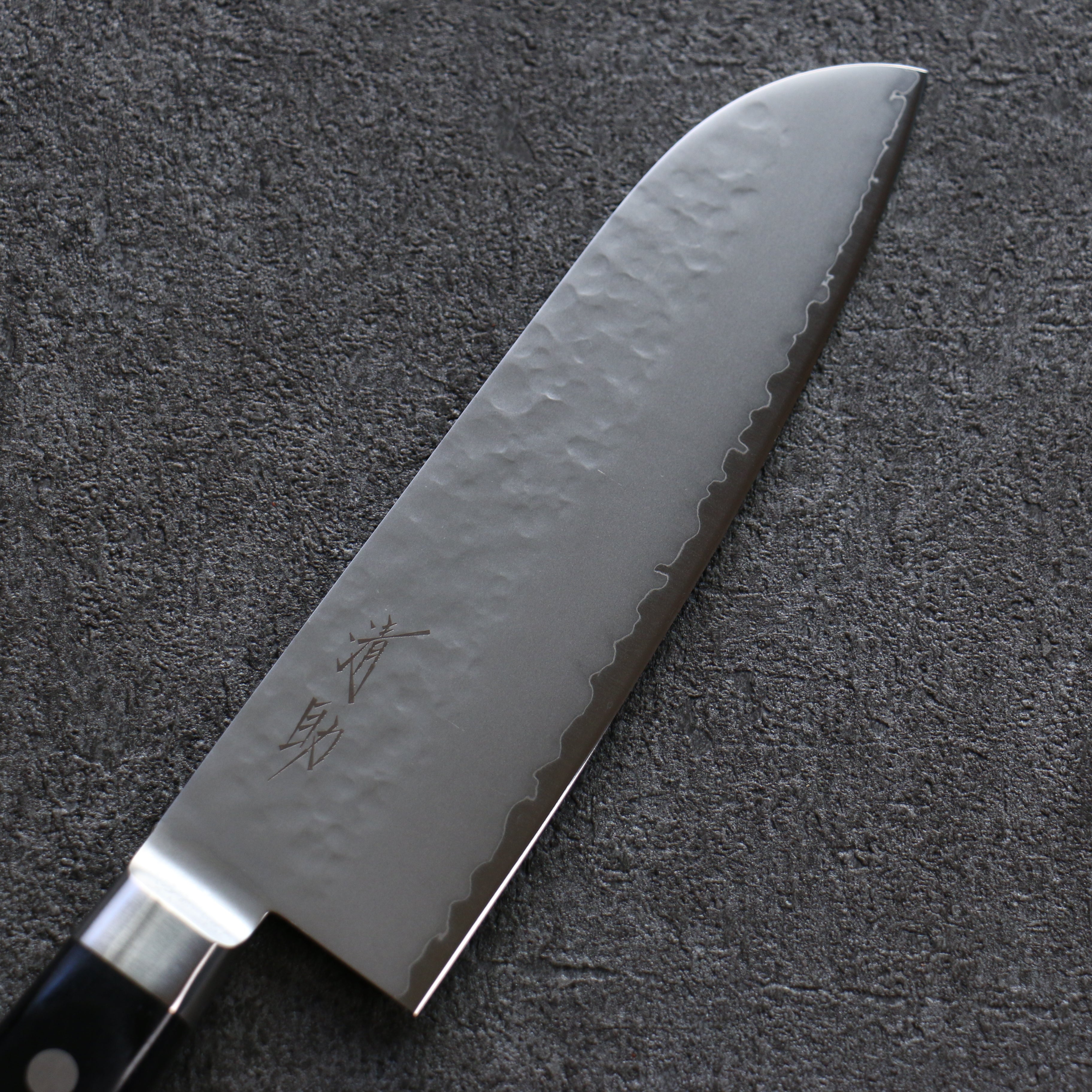 Seisuke VG5 Hammered Kasumitogi Santoku 160mm Black Pakka wood Handle - Japanny - Best Japanese Knife