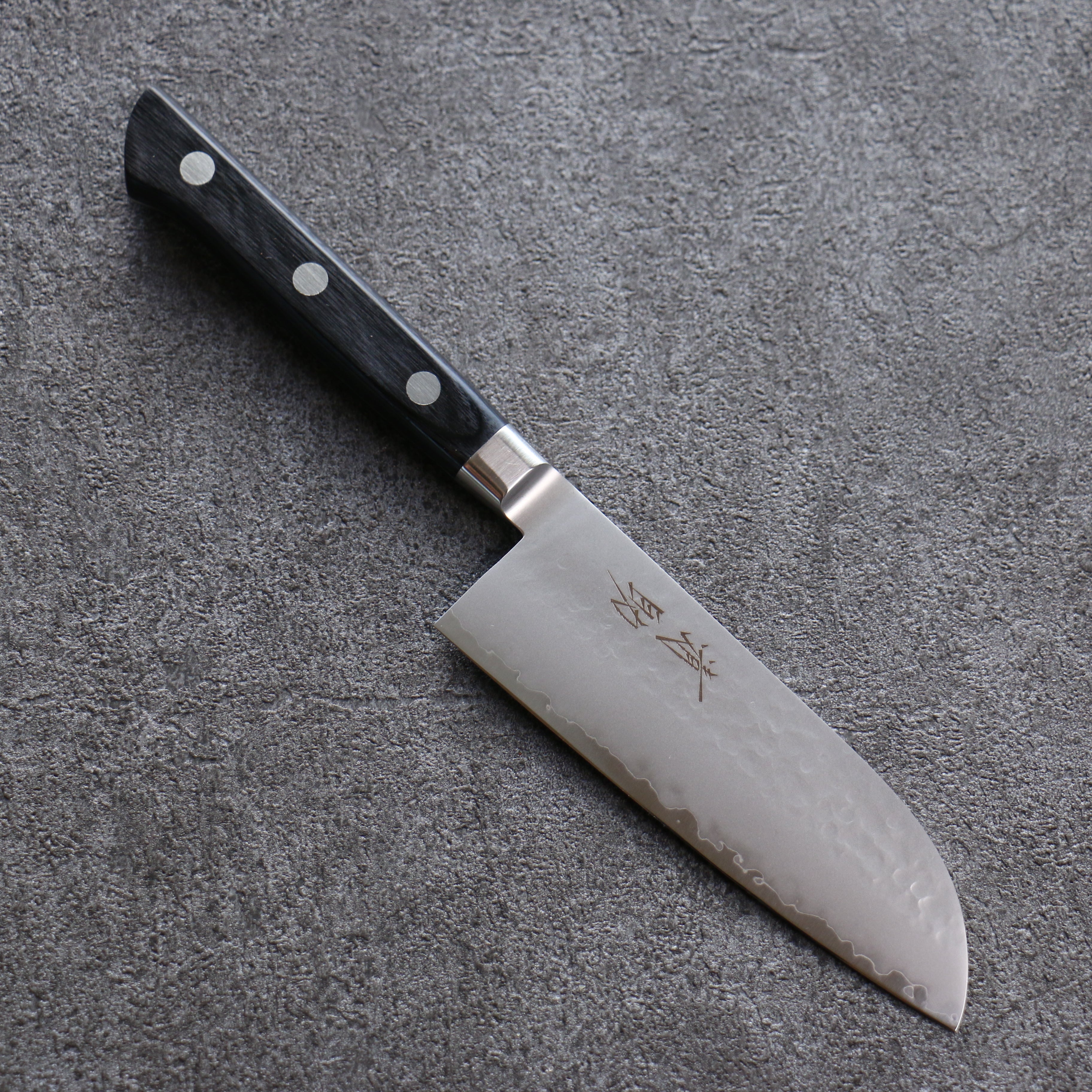 Seisuke VG5 Hammered Kasumitogi Santoku 120mm Black Pakka wood Handle - Japanny - Best Japanese Knife