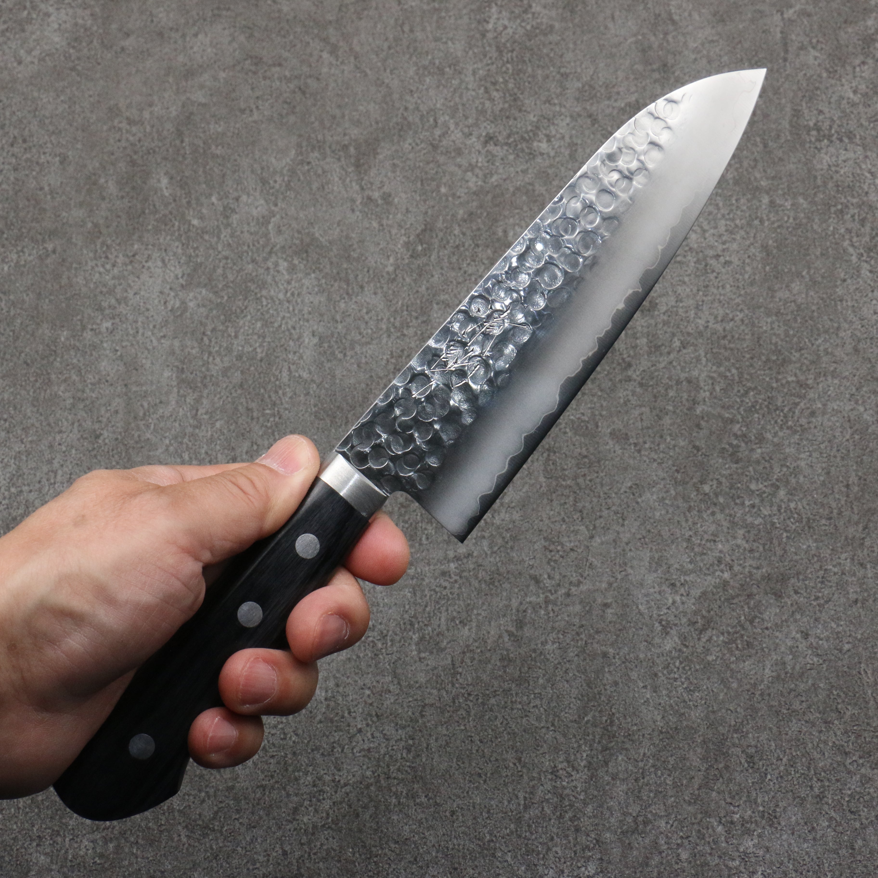 Seisuke VG1 Hammered Migaki Finished Santoku 165mm Black Pakka wood Handle - Japanny - Best Japanese Knife