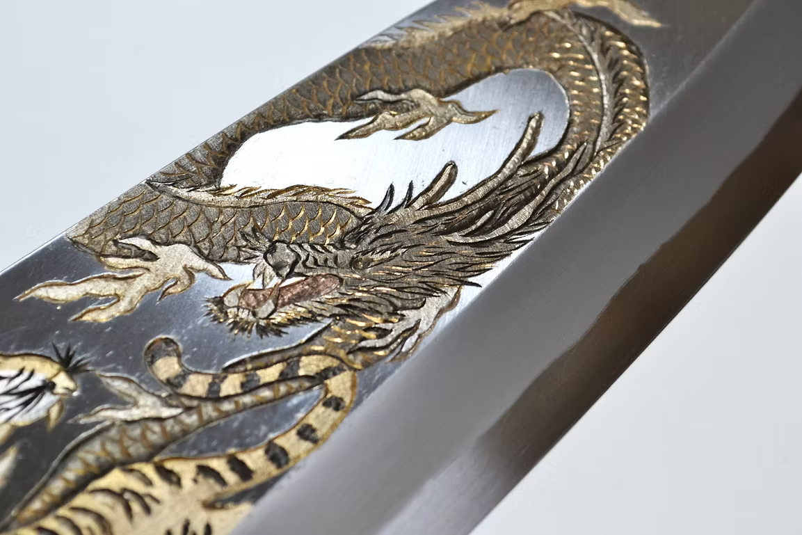 Sakai Takayuki Metal Decorated Engraving by Kubota Spirit of Dragon and Tiger White Steel Kasumitogi Deba 300mm Magnolia (Ferrule: Water Buffalo Horn) Handle
