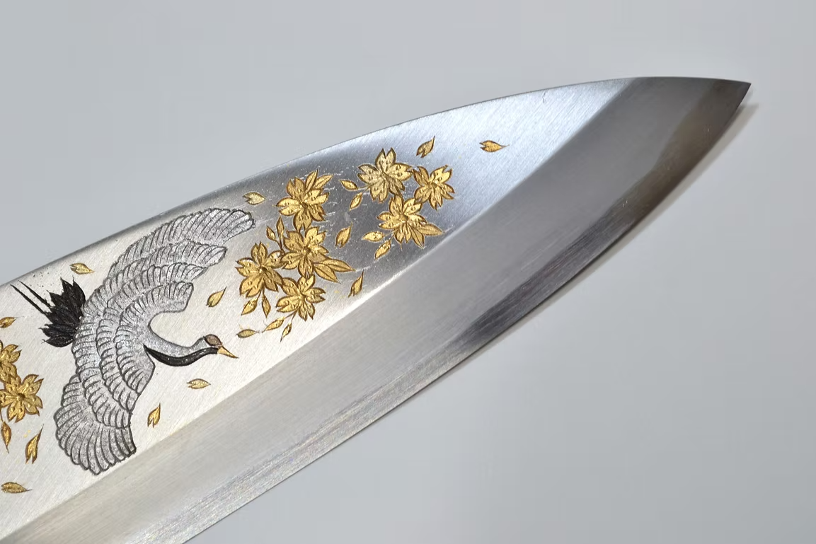 Sakai Takayuki Metal Decorated Engraving by Kubota Maizuru White Steel Kasumitogi Deba 240mm Magnolia (Ferrule: Water Buffalo Horn) Handle