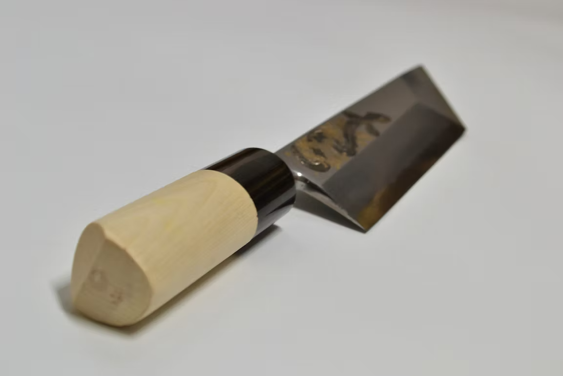 Sakai Takayuki Metal Decorated Engraving by Kubota Eel White Steel No.2 Kasumitogi Eel Knife 210mm Magnolia (Ferrule: Water Buffalo Horn) Handle