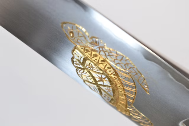 Sakai Takayuki Gold Filled Engraving by Kubota Turtle Silver Steel No.3 Santoku 180mm Ebony Wood (ferrule: Black Water Buffalo Horn And Silver Ring) Handle