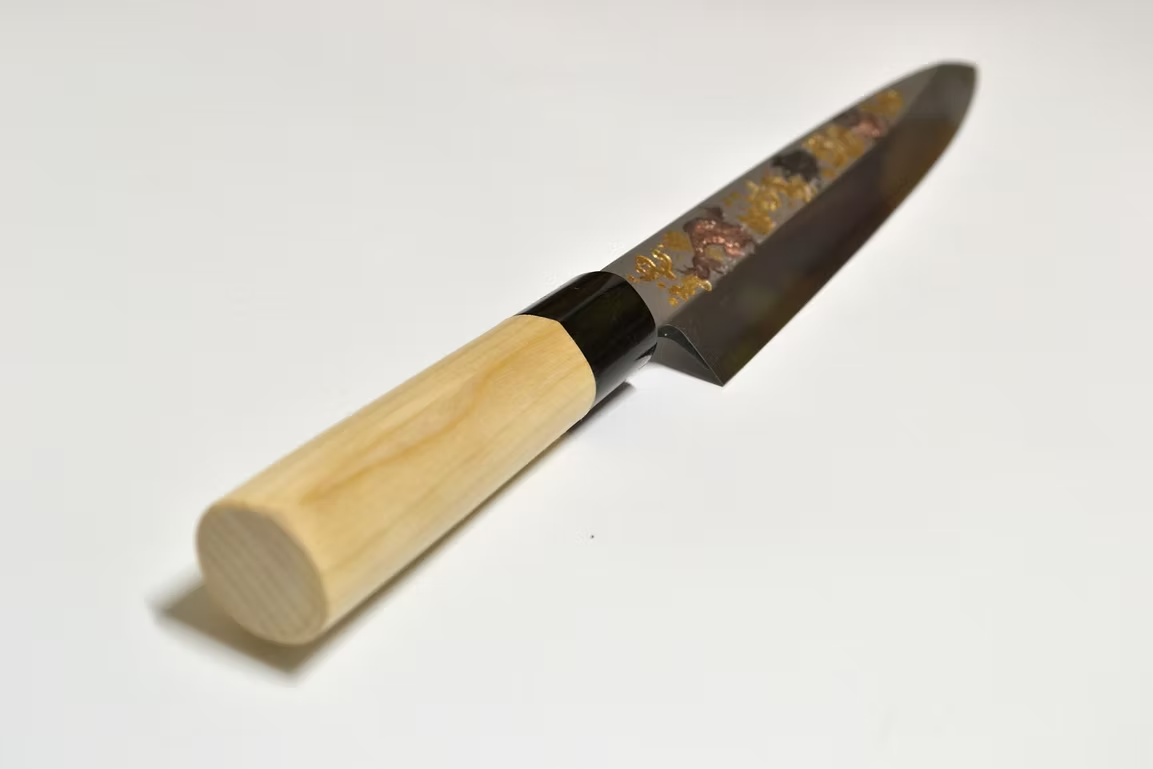 Sakai Takayuki Metal Decorated Engraving by Kubota Dance of Koi White Steel Kasumitogi Yanagiba 270mm Magnolia (Ferrule: Water Buffalo Horn) Handle