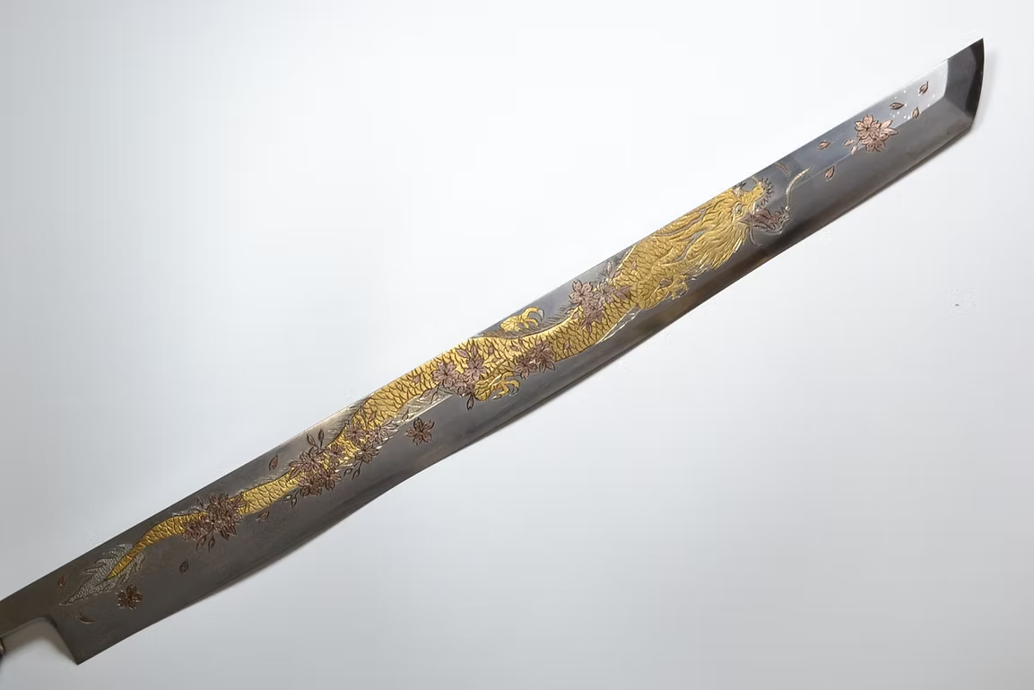 Sakai Takayuki Metal Decorated Engraving by Kubota Shogyō Mujō White Steel No.2 Kasumitogi Tuna 450mm Magnolia (Ferrule: Water Buffalo Horn) Handle