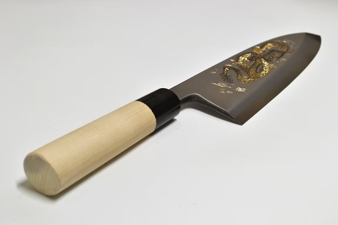 Sakai Takayuki Metal Decorated Engraving by Kubota The Dragon’s Gate White Steel Kasumitogi Deba 240mm Magnolia (Ferrule: Water Buffalo Horn) Handle
