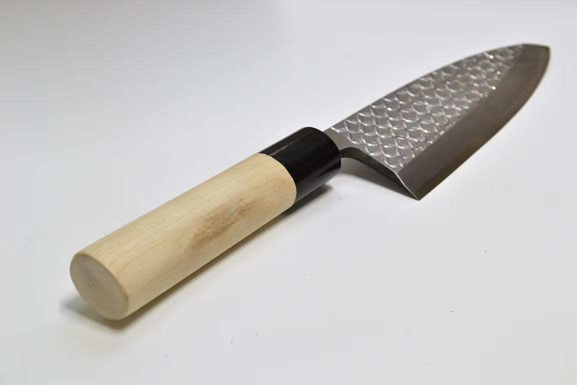 Sakai Takayuki Engraving by Kubota Shippou White Steel Kasumitogi Deba 165mm Magnolia (Ferrule: Water Buffalo Horn) Handle