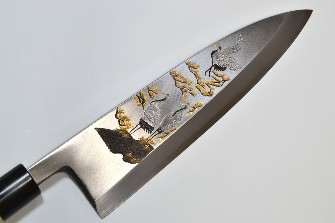 Sakai Takayuki Metal Decorated Engraving by Kubota Syōkaku White Steel Kasumitogi Deba 240mm Magnolia (Ferrule: Water Buffalo Horn) Handle