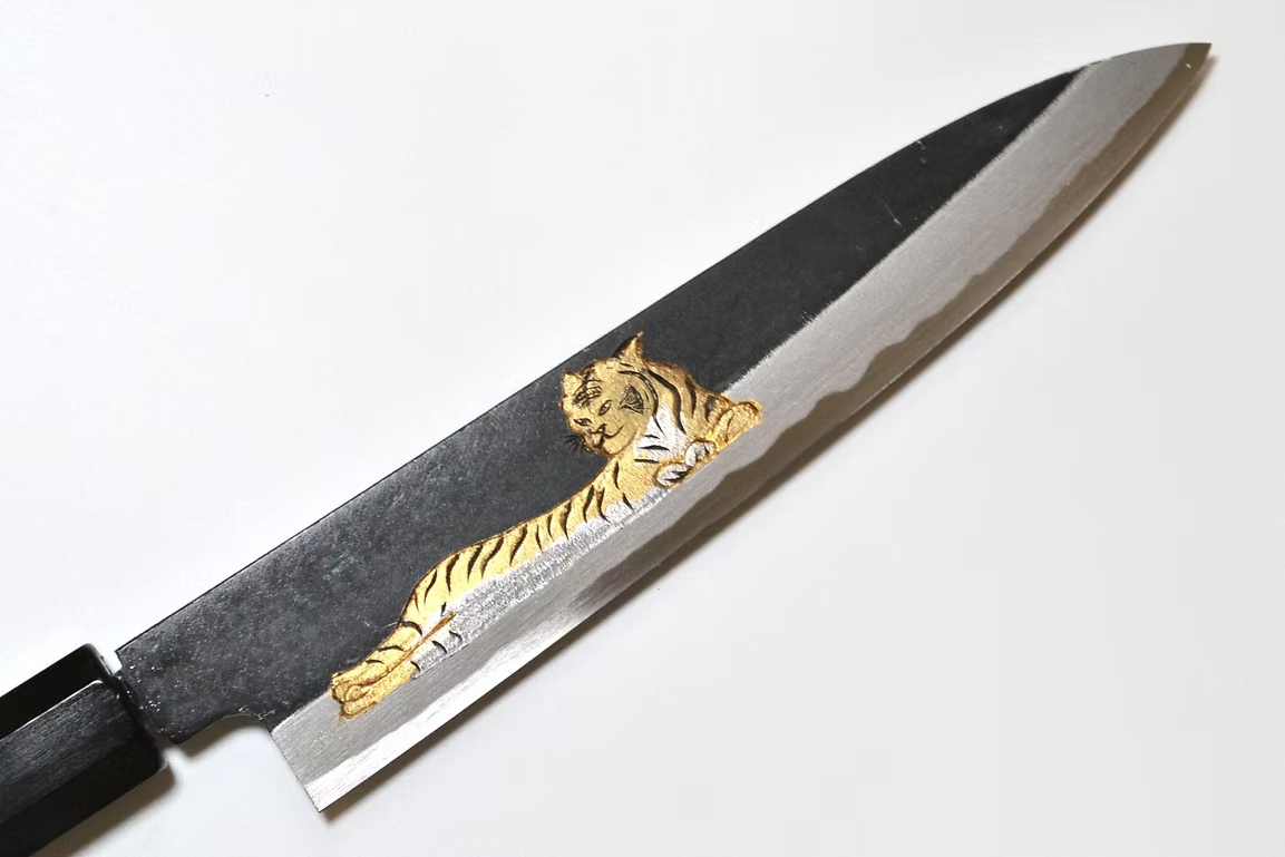Sakai Takayuki Metal Decorated Engraving by Kubota Ravenous Tiger White Steel No.2 Black Finished Petty-Utility 150mm Ebony Wood (ferrule: Black Water Buffalo Horn And Silver Ring) Handle