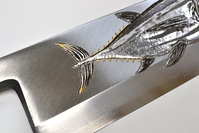 Sakai Takayuki Metal Decorated Engraving by Kubota Tuna White Steel Kasumitogi Deba 240mm Magnolia (Ferrule: Water Buffalo Horn) Handle