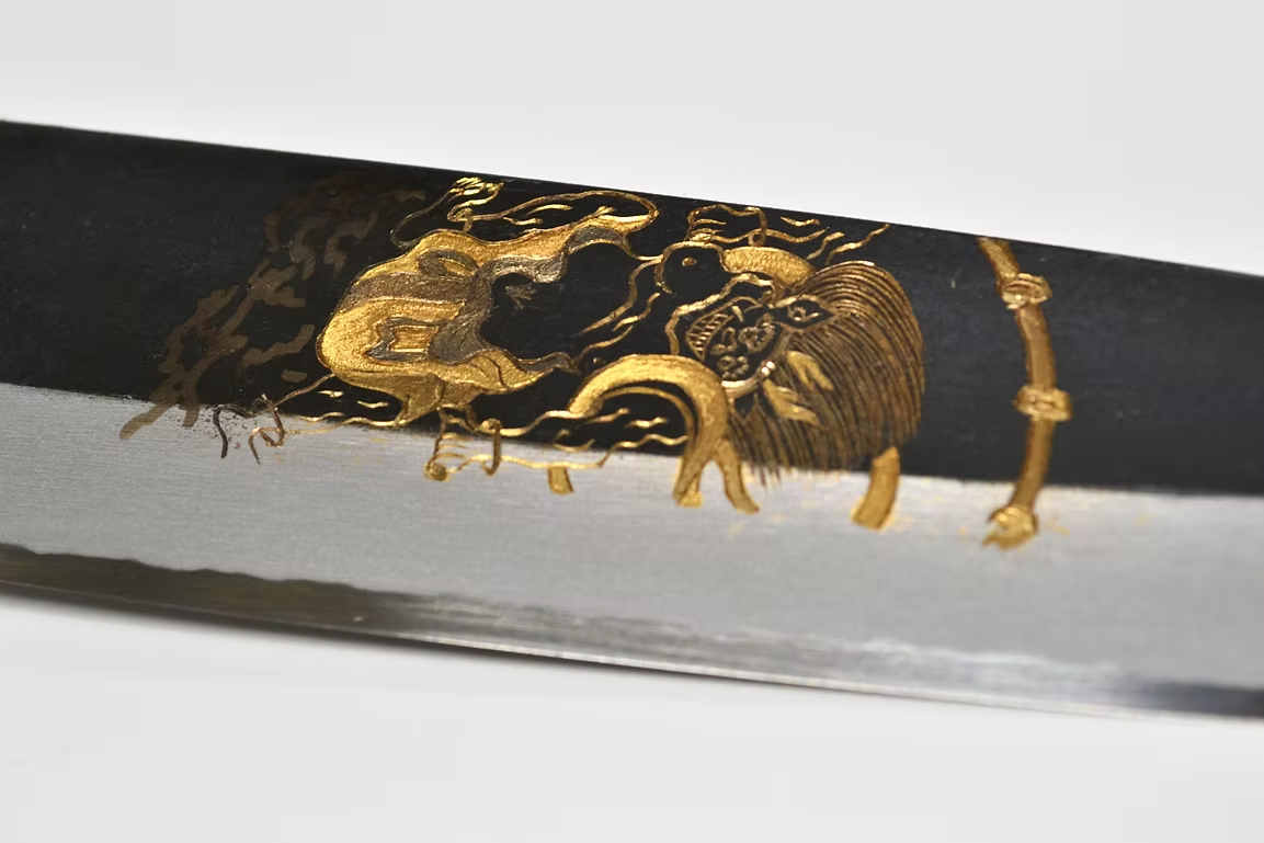 Sakai Takayuki Gold Filled Engraving by Kubota Raijin White Steel No.2 Black Finished Santoku 180mm Ebony Wood (ferrule: Black Water Buffalo Horn And Silver Ring) Handle