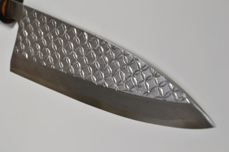 Sakai Takayuki Engraving by Kubota Shippou White Steel Kasumitogi Deba 165mm Magnolia (Ferrule: Water Buffalo Horn) Handle