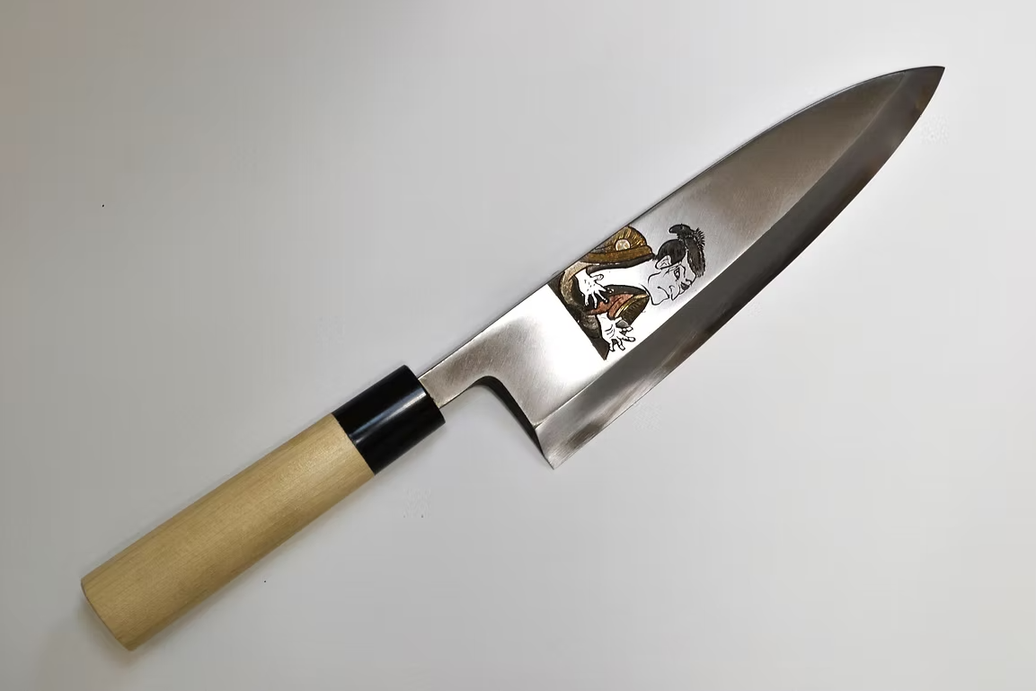 Sakai Takayuki Metal Decorated Engraving by Kubota Ukiyoe - Male White Steel Kasumitogi Deba 210mm Magnolia (Ferrule: Water Buffalo Horn) Handle