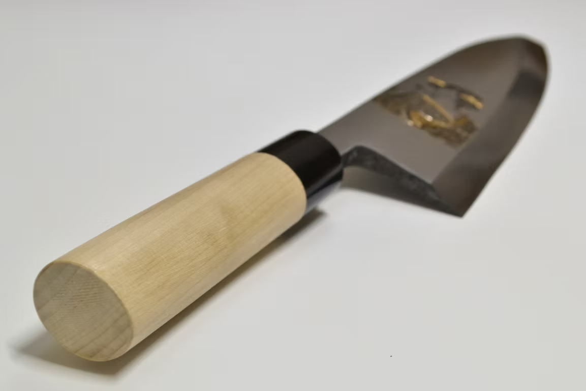 Sakai Takayuki Metal Decorated Engraving by Kubota Ukiyoe - Female White Steel Kasumitogi Deba 210mm Magnolia (Ferrule: Water Buffalo Horn) Handle