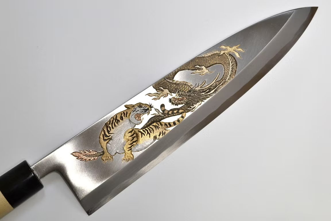 Sakai Takayuki Metal Decorated Engraving by Kubota Spirit of Dragon and Tiger White Steel Kasumitogi Deba 300mm Magnolia (Ferrule: Water Buffalo Horn) Handle