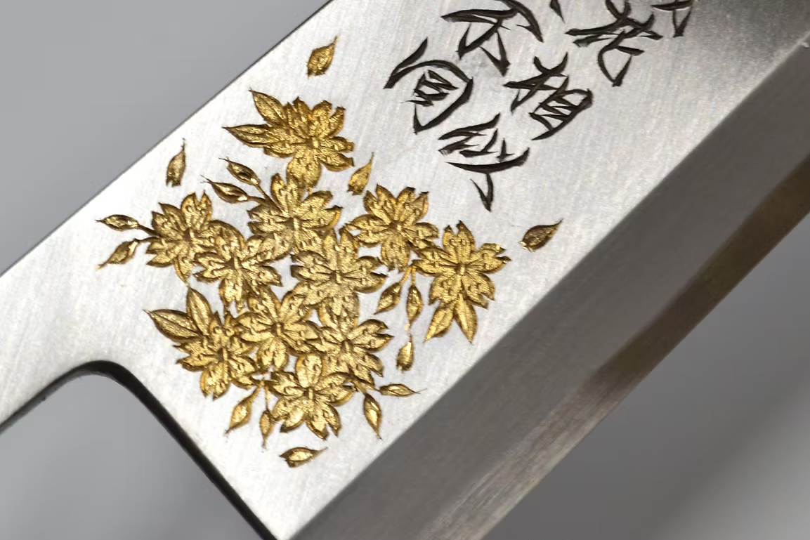 Sakai Takayuki Metal Decorated Engraving by Kubota Nennen saisai White Steel Kasumitogi Deba 300mm Magnolia (Ferrule: Water Buffalo Horn) Handle