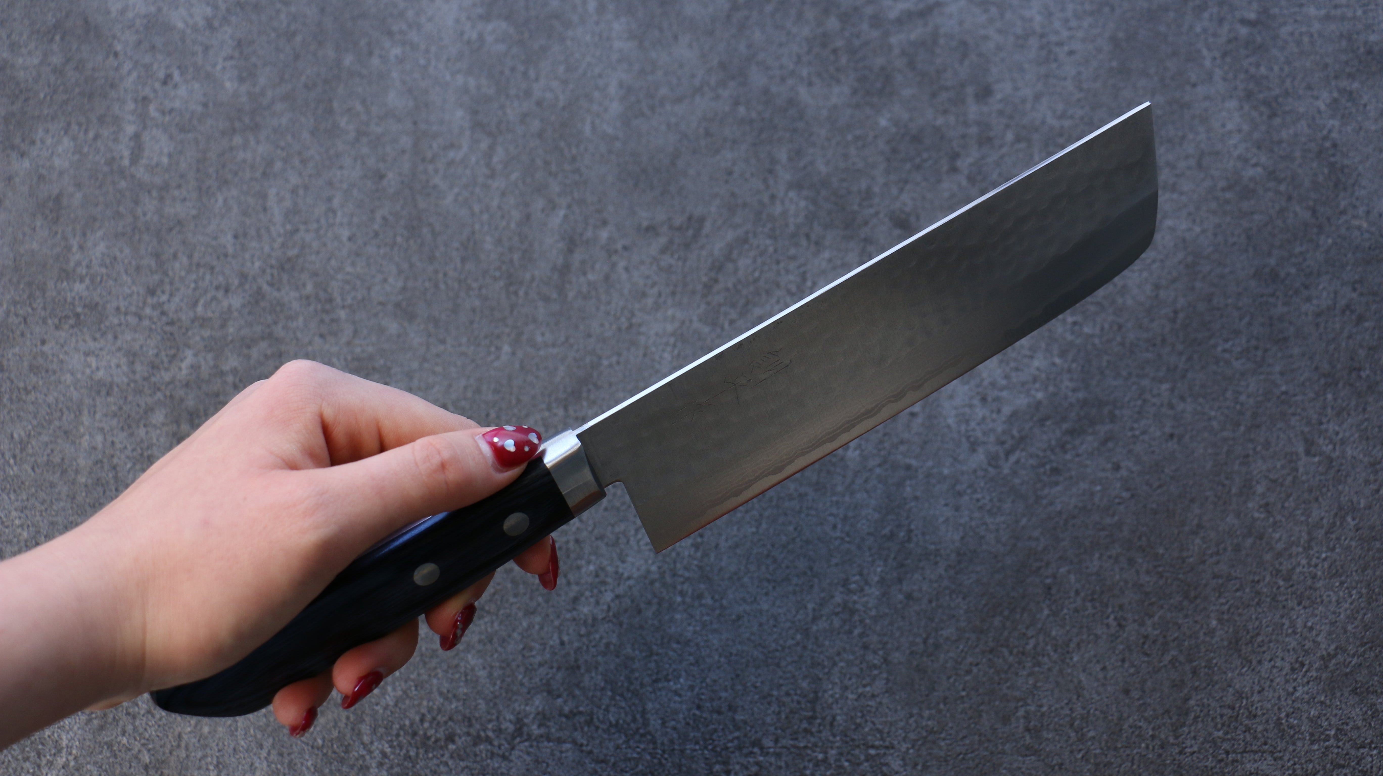 Kunihira Kokuryu VG10 Hammered Nakiri 165mm Blue Pakka wood Handle - Japanny - Best Japanese Knife