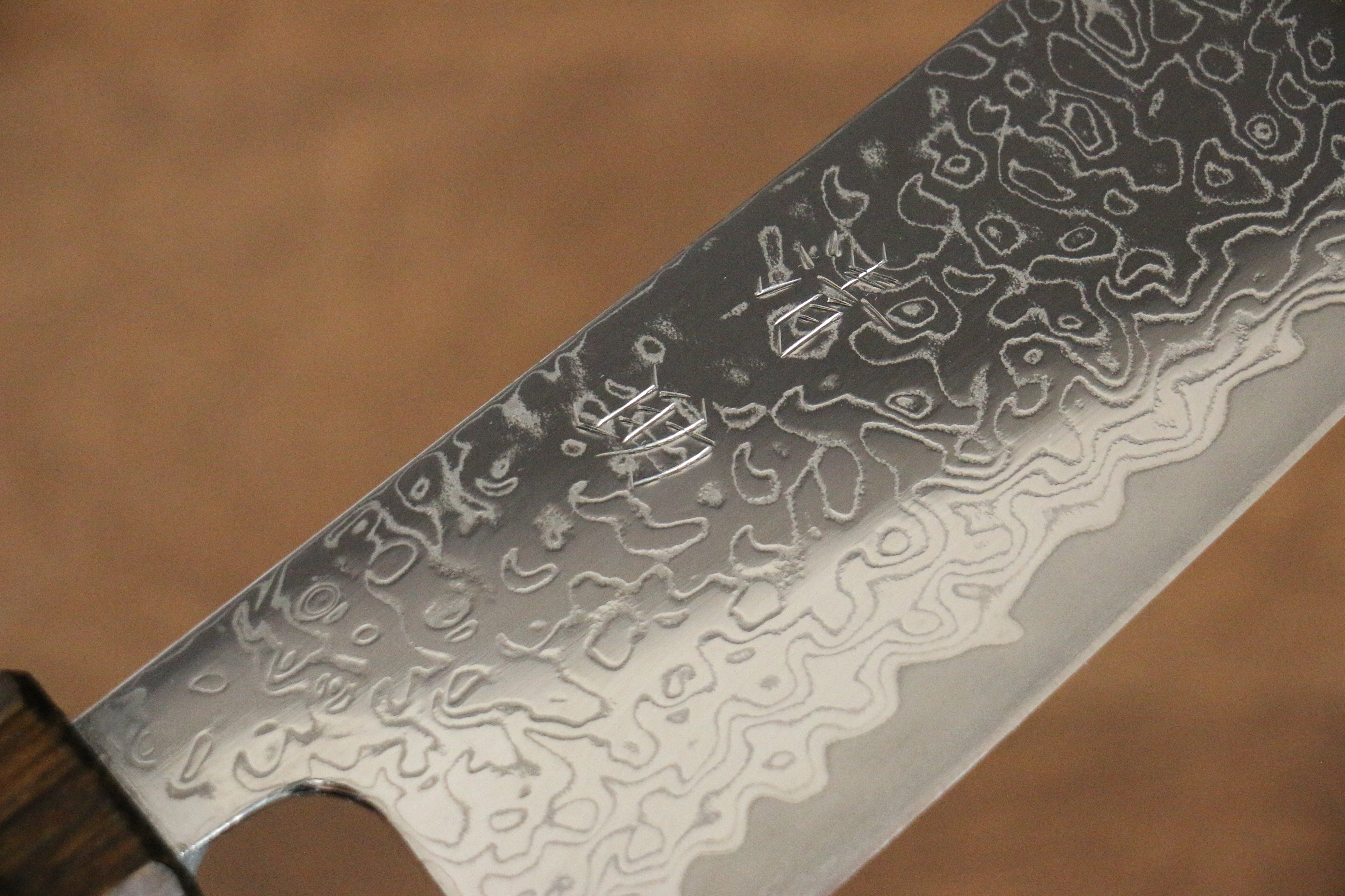 Seisuke VG10 Mirrored Finish Damascus Gyuto 210mm Oak Handle - Japanny - Best Japanese Knife