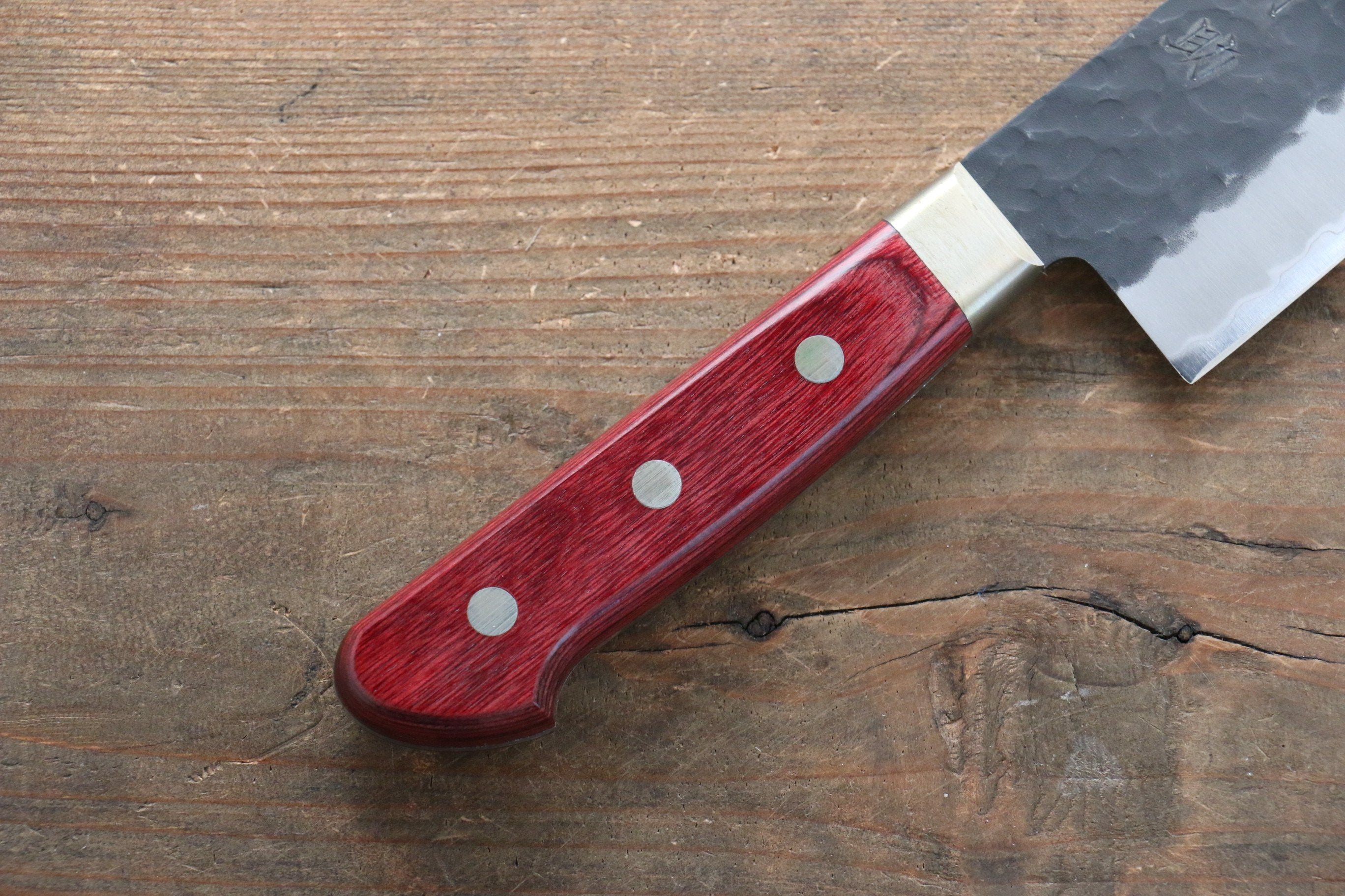 Seisuke Kurobeni Blue Super Hammered Kurouchi Santoku 185mm Red Pakka wood Handle - Japanny - Best Japanese Knife