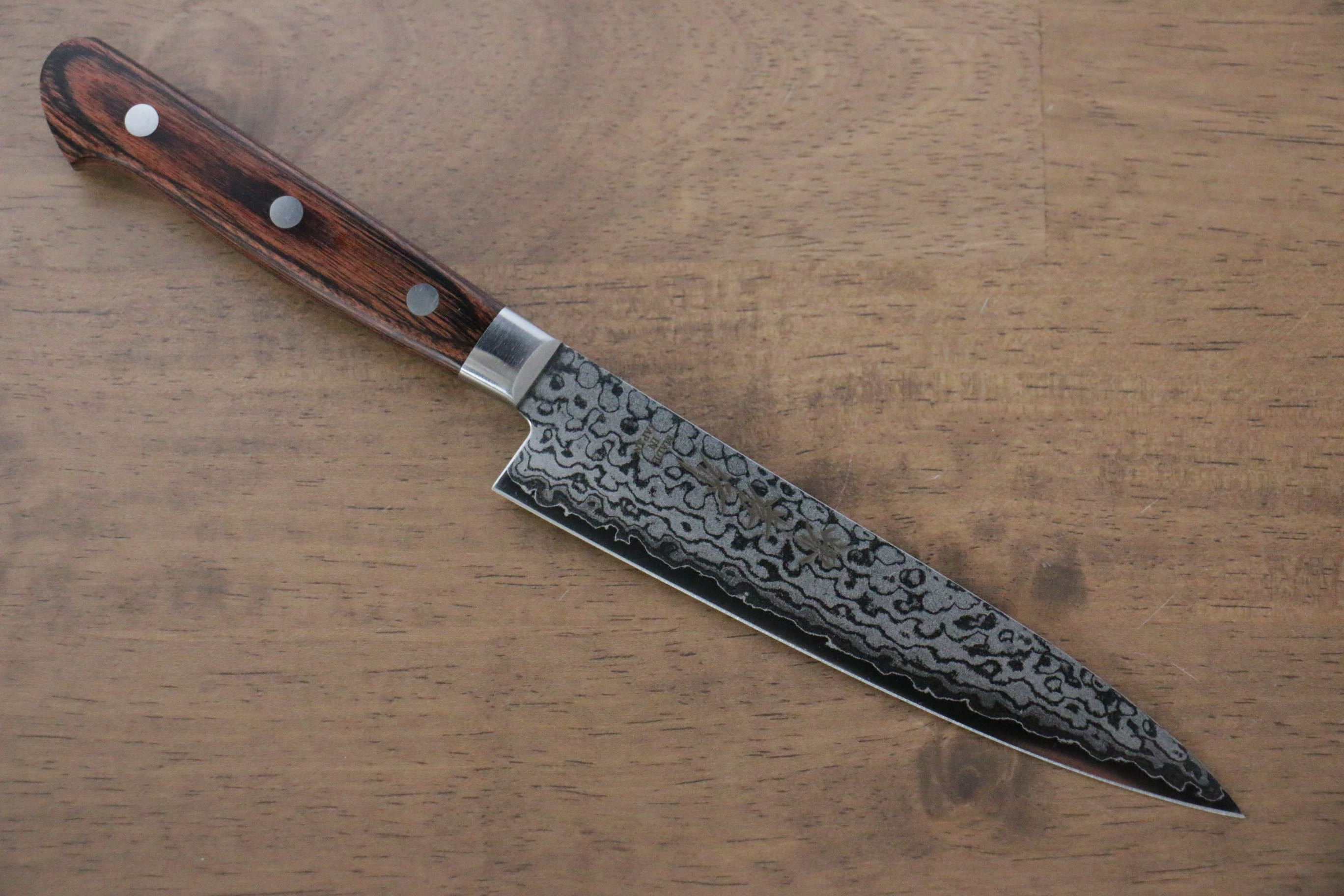 Sakai Takayuki VG10 17 Layer Damascus Mirrored Finish Petty-Utility 135mm - Japanny - Best Japanese Knife