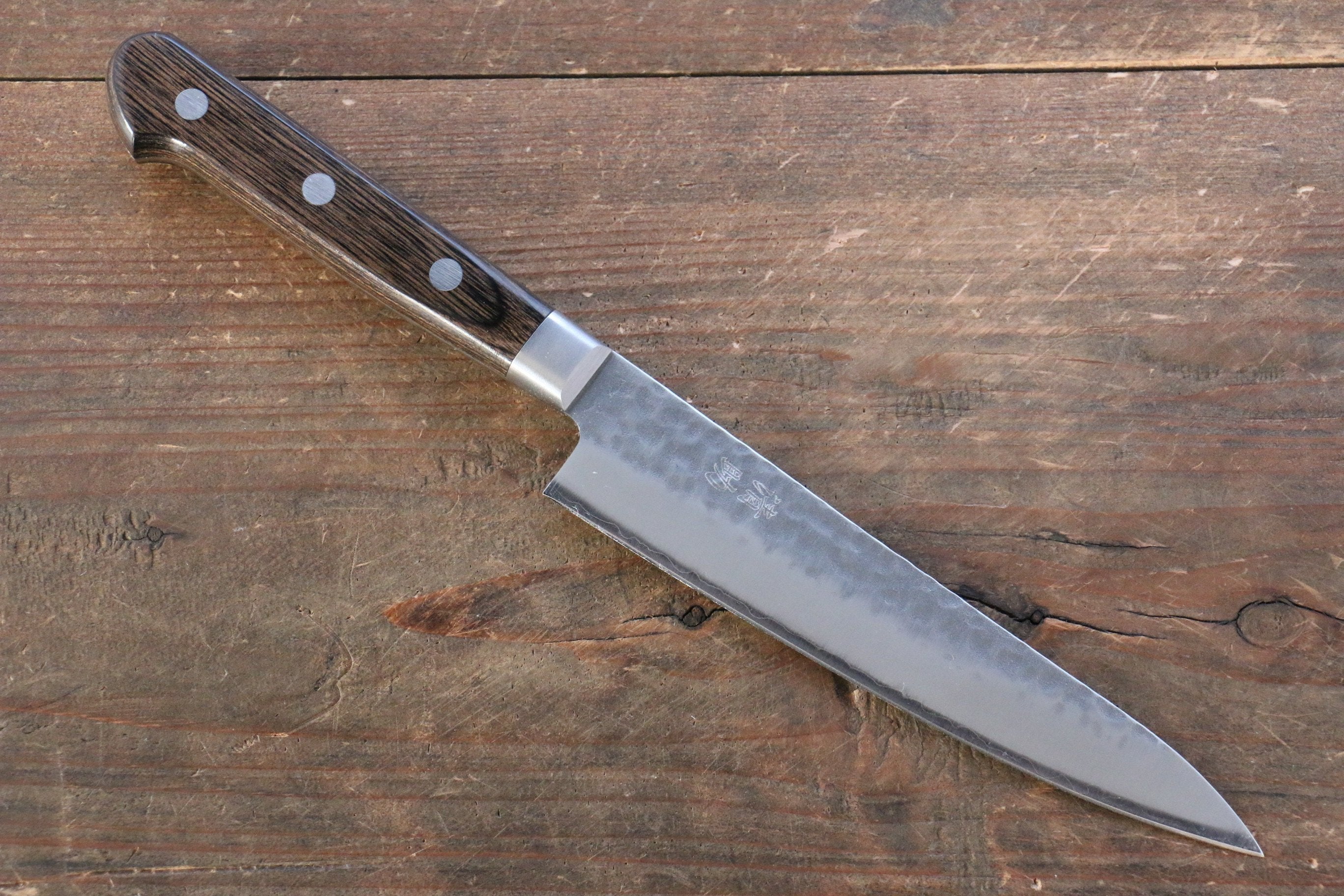 Seisuke AUS8 Hammered Petty-Utility 135mm Brown Pakka wood Handle - Japanny - Best Japanese Knife