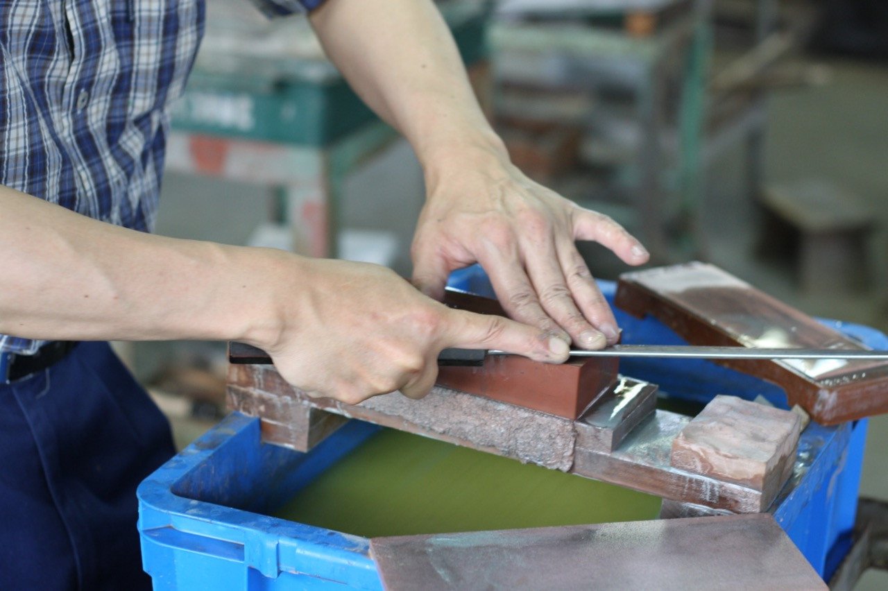 Sukenari ZDP189 3 Layer Gyuto 210mm Magnolia Handle - Japanny - Best Japanese Knife